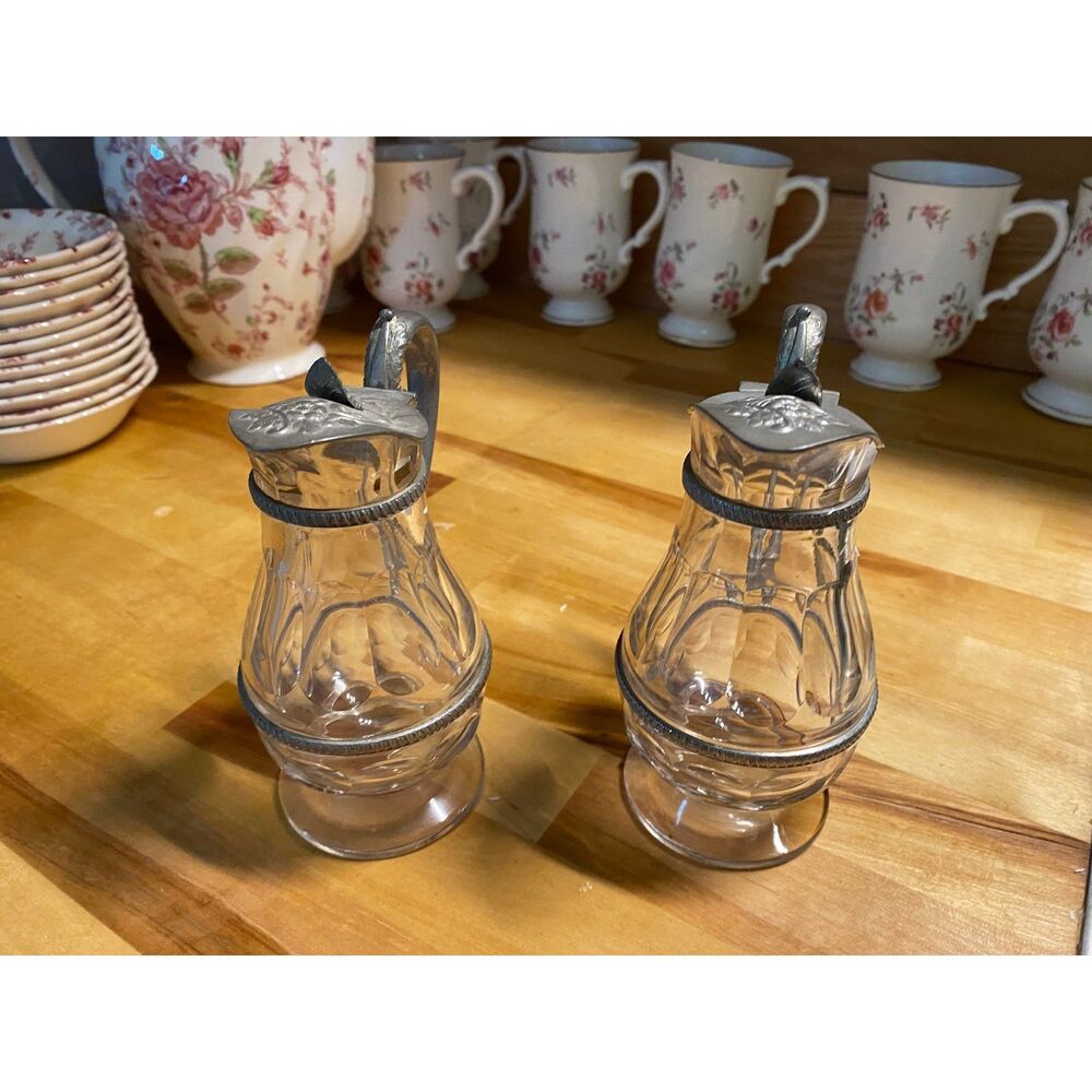 Turn of the Century English Art Nouveau Style Pewter Glass Jugs Pair - Picture 12 of 12